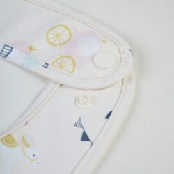 Fairytale ruokalappu vaalean beige