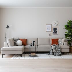 Toronto u-kulmasohva vasen, hiekka hygge 10, jalka musta metalli